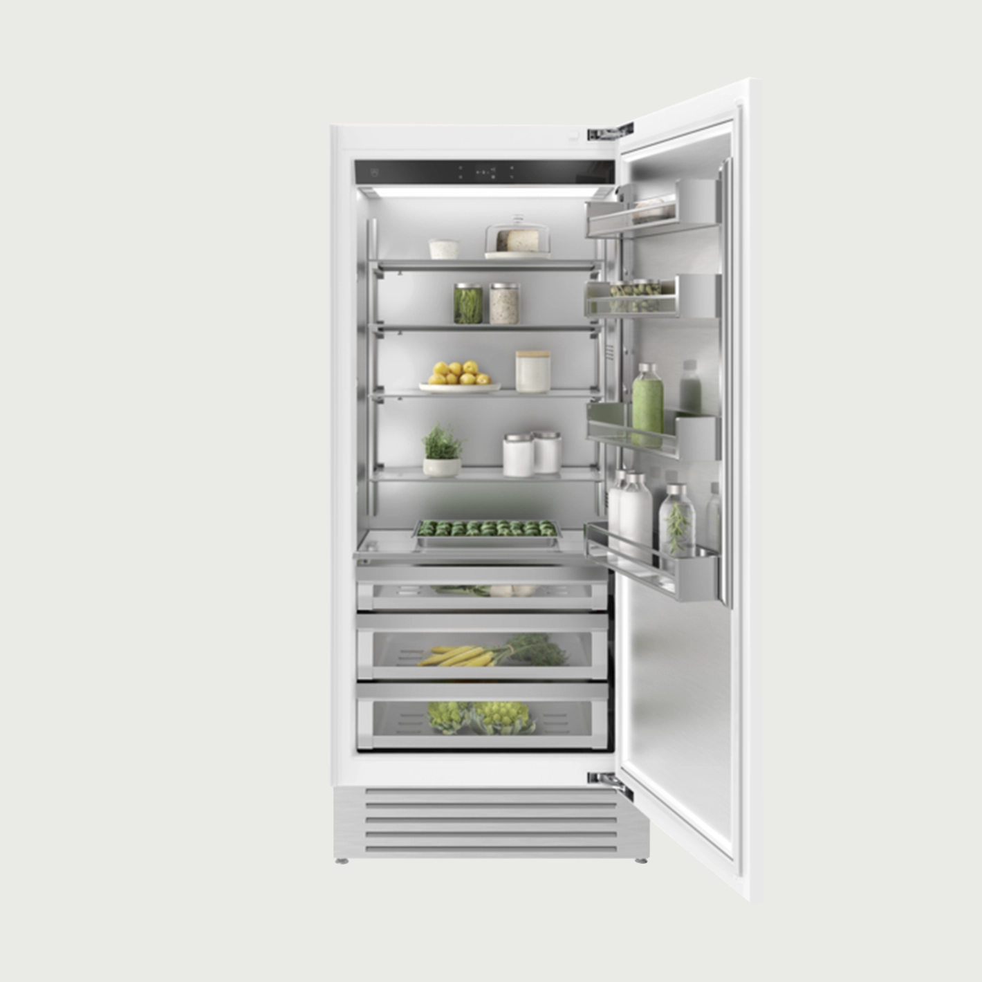 Ein geöffneter Kühlschrank zeigt ordentlich angeordnete Lebensmittel und Getränke in bunten Farben.